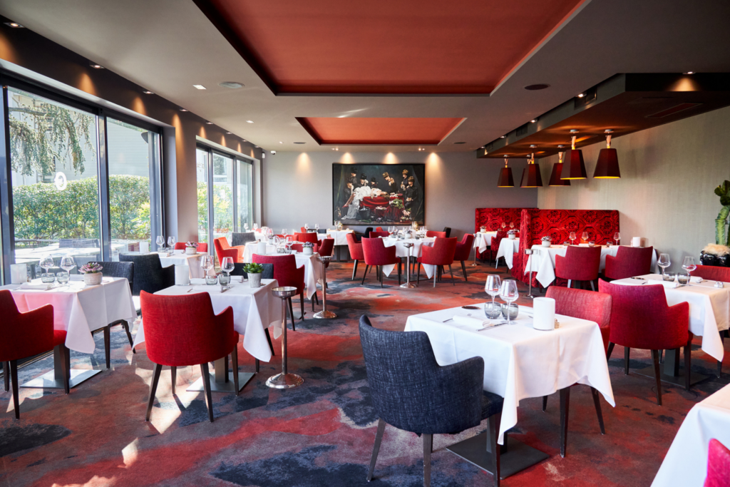 Salle pour repas de groupe au Toane dans l'Ouest lyonnais